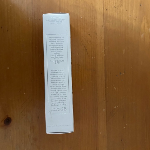 The Shinery Jewelry Radiance Wash and Illuminating Pom. - Picture 8 of 16